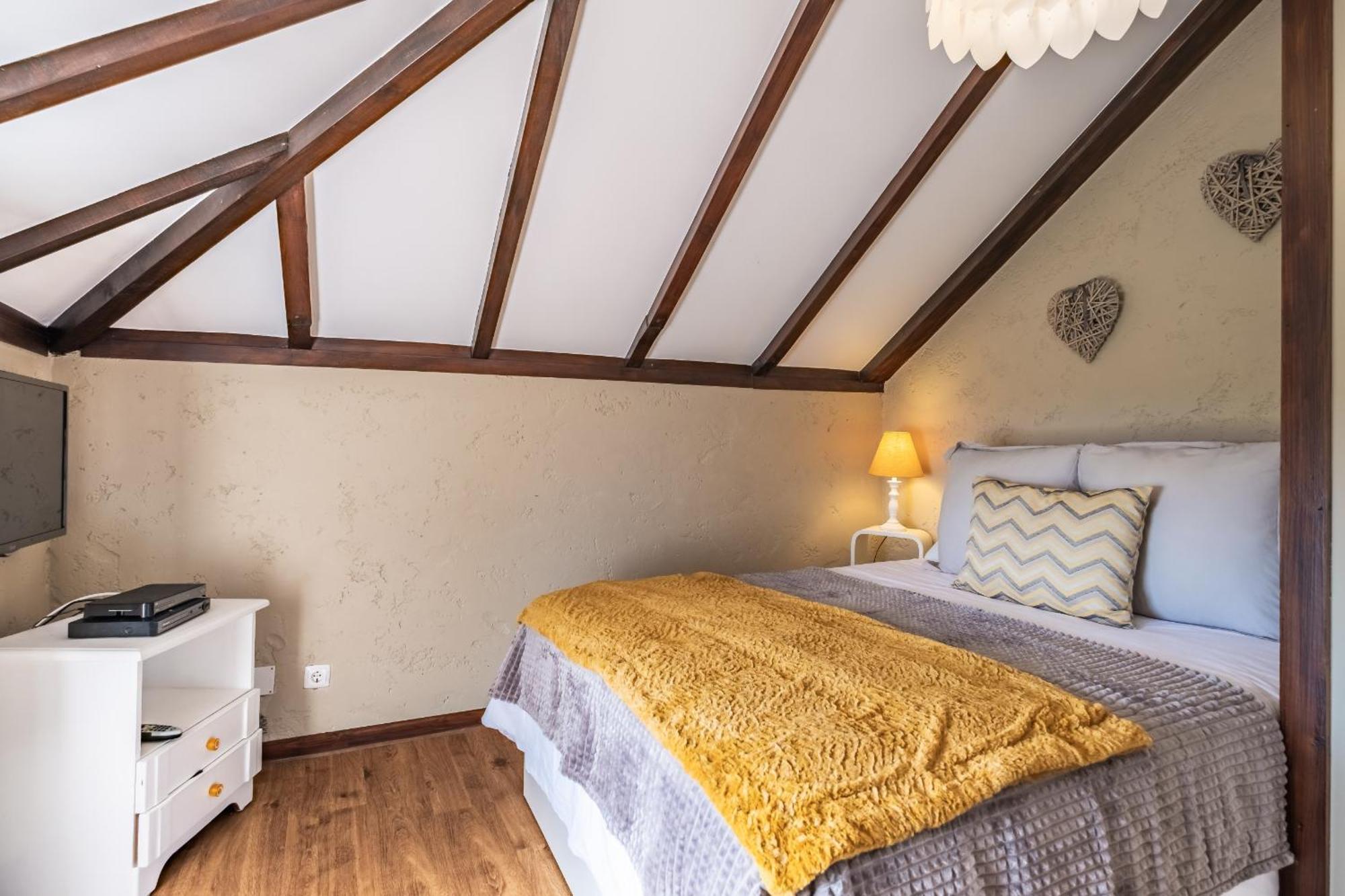 Sao Jorge Cottage - By Wehost Santana  Eksteriør billede